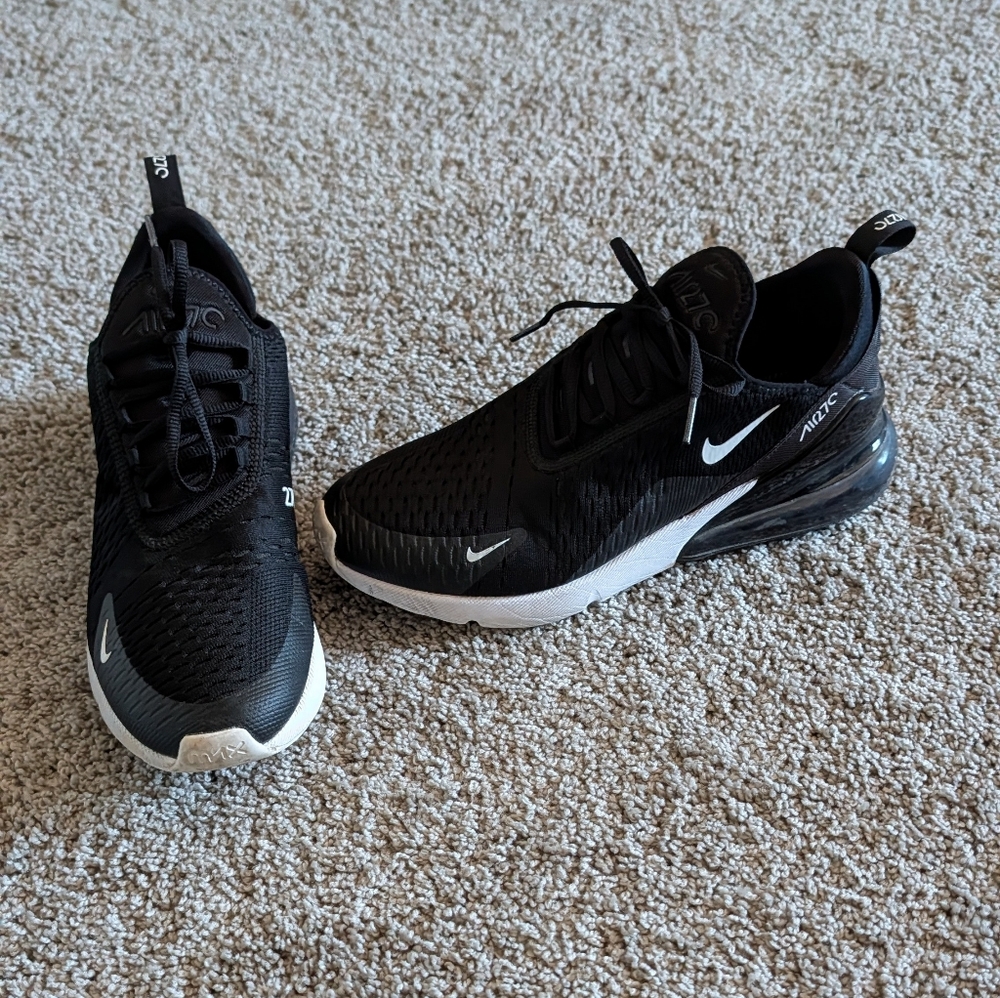 Nike Men's Air Max 270 Black Sneakers Size 10